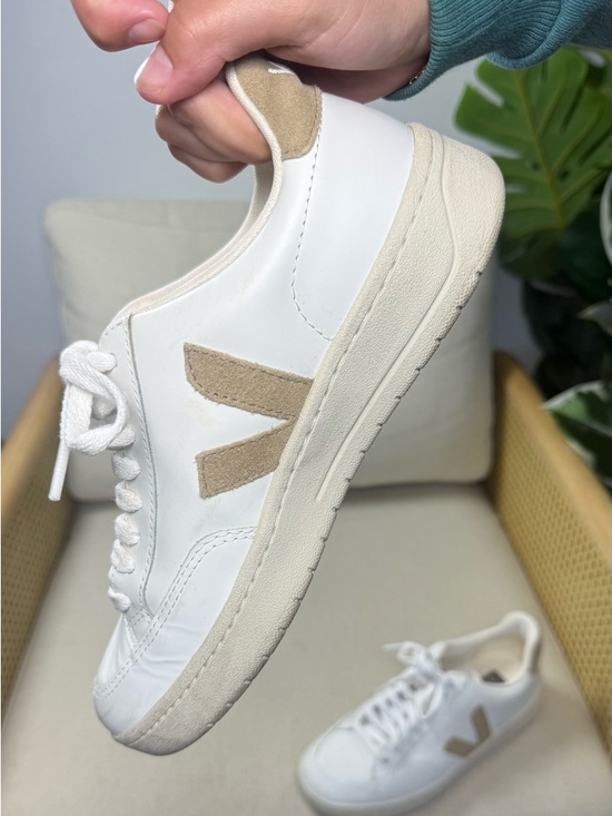 Veja V-12 LEATHER WHITE DUNE Sneakers  Women’s size 7 - Picture 7 of 10